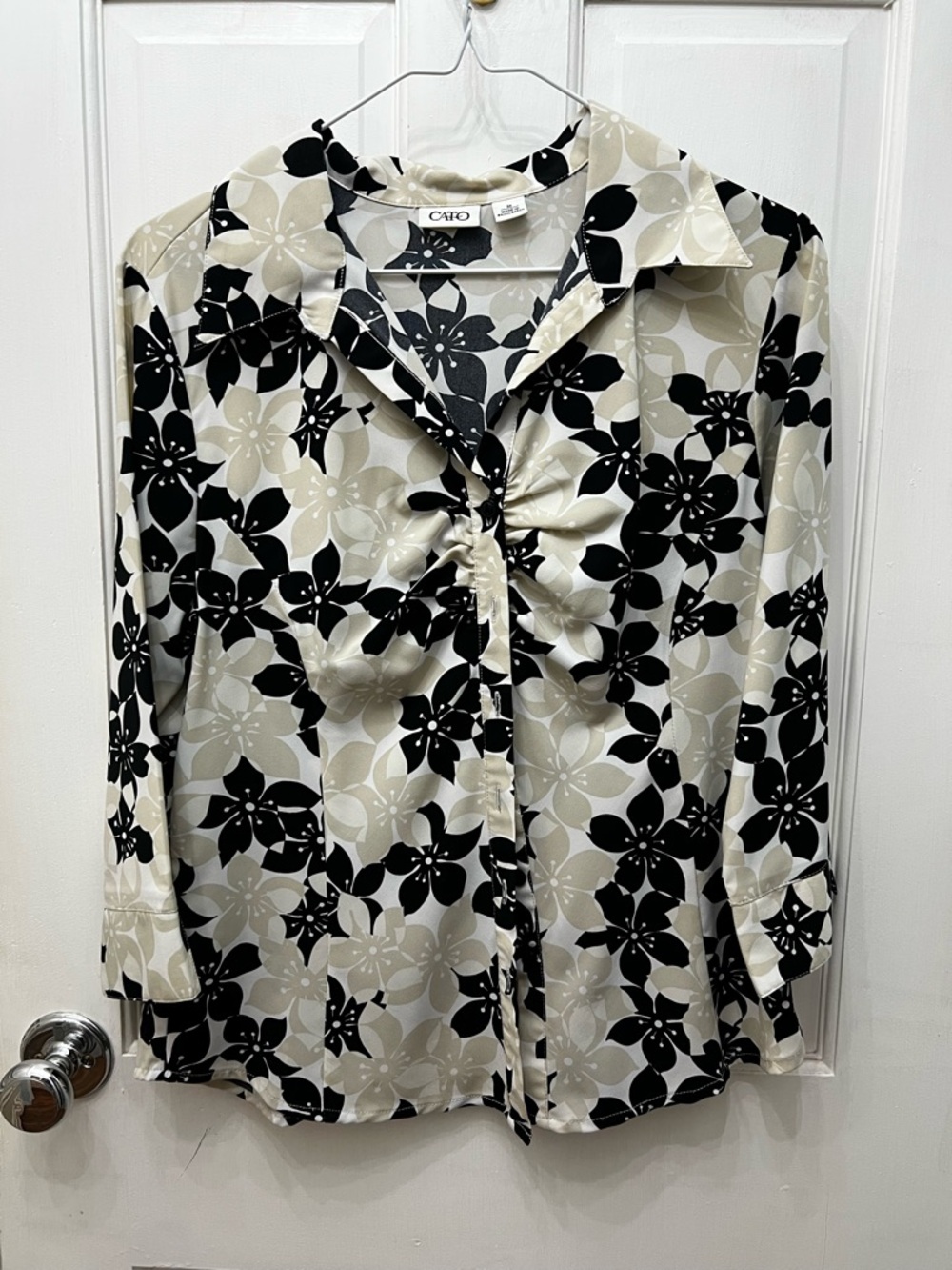 Cato Black & Cream Floral Ruched-Front Button Down Blouse